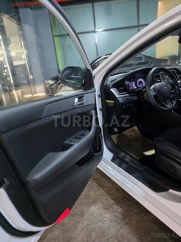 Hyundai Sonata-10