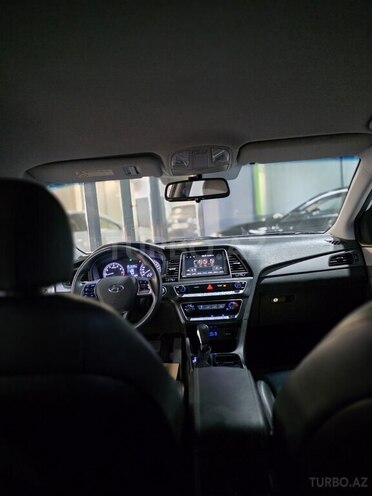 Hyundai Sonata-18