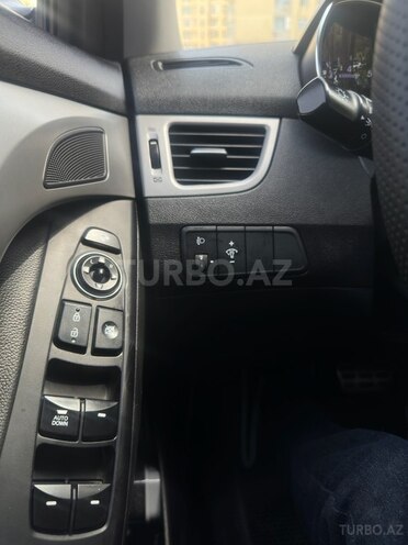 Hyundai Elantra 2015, 111,000 km - 1.8 l - Bakı