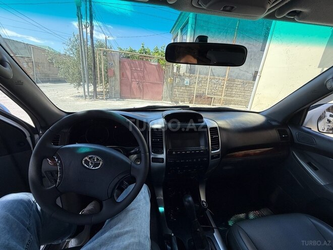 Toyota Land Cruiser Prado-5