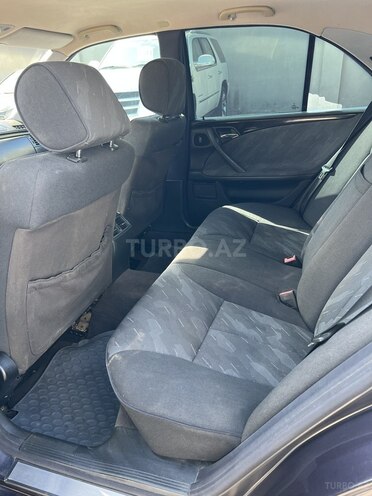 Mercedes E 240 1999, 257,000 km - 2.4 l - Bakı