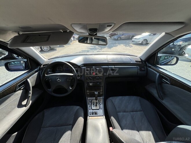 Mercedes E 240 1999, 257,000 km - 2.4 l - Bakı
