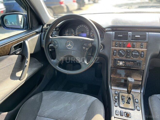 Mercedes E 240 1999, 257,000 km - 2.4 l - Bakı