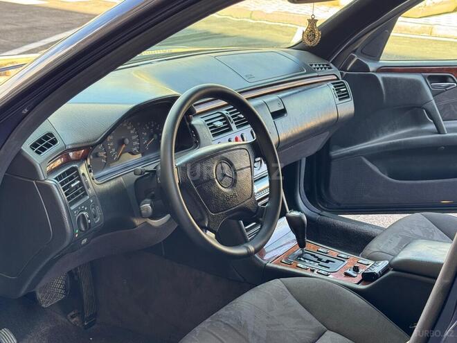 Mercedes E 240 1998, 402,000 km - 2.4 l - Bakı