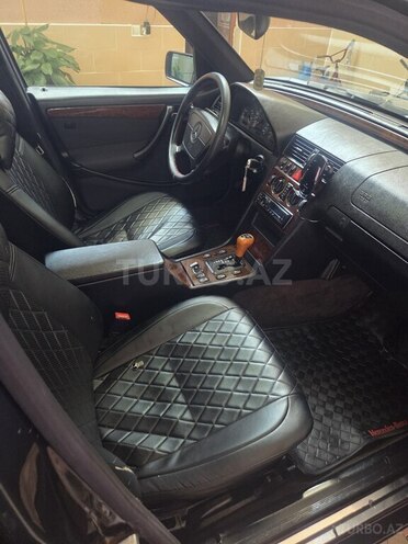 Mercedes C 240 1997, 327,700 km - 2.4 l - Tovuz
