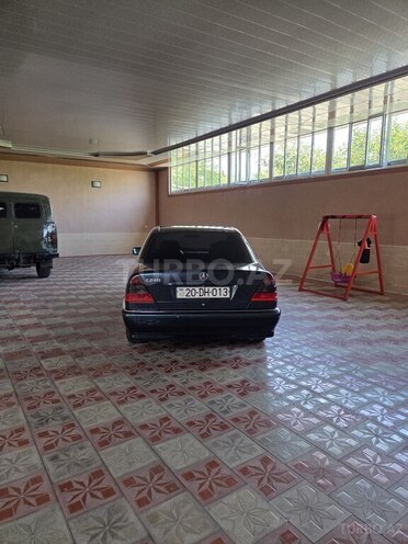 Mercedes C 240 1997, 327,700 km - 2.4 l - Tovuz