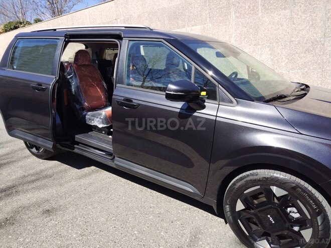 Kia Carnival-4