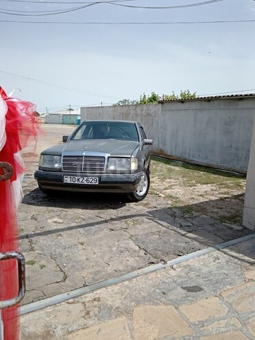 Mercedes E 230 1990, 410,613 km - 2.3 l - Bakı