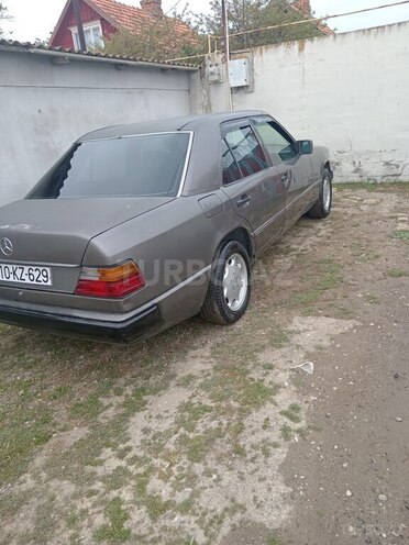 Mercedes E 230 1990, 410,613 km - 2.3 l - Bakı