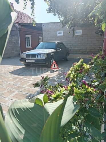 Mercedes E 230 1990, 410,613 km - 2.3 l - Bakı