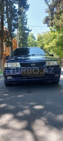 Opel Vectra 1995, 525,545 km - 2.0 l - Qax