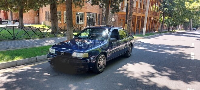 Opel Vectra 1995, 525,545 km - 2.0 l - Qax