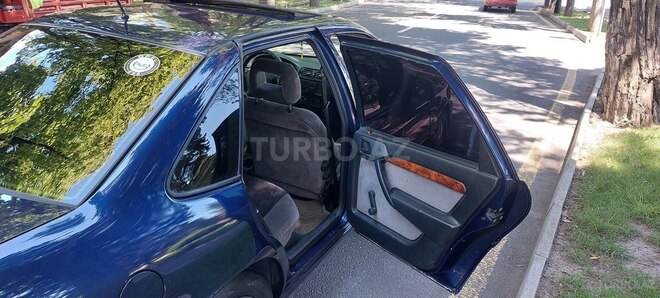 Opel Vectra 1995, 525,545 km - 2.0 l - Qax