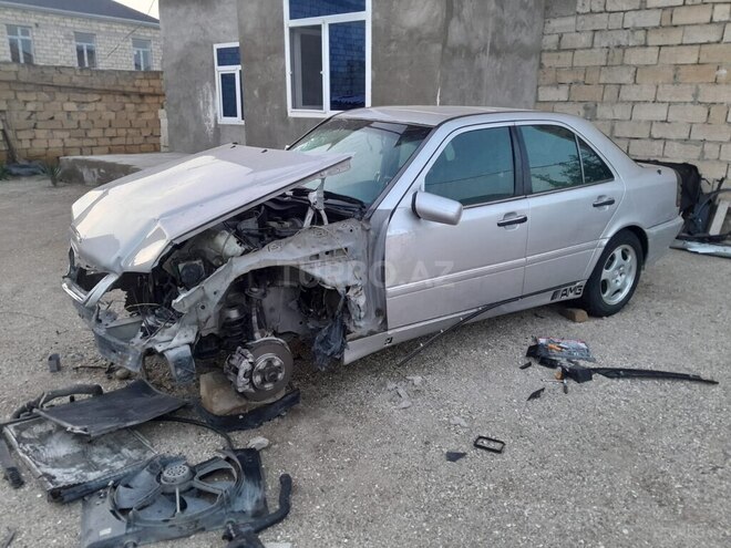 Mercedes C 220 1995, 4,000 km - 2.2 л - Bakı