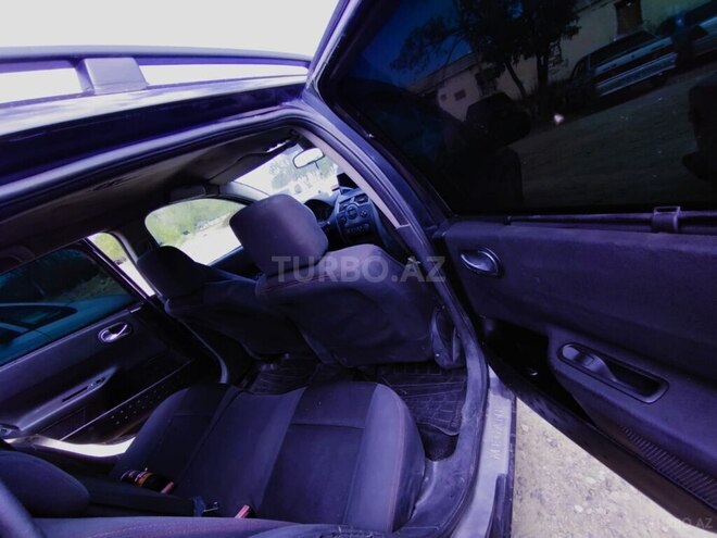 Renault Megane-11