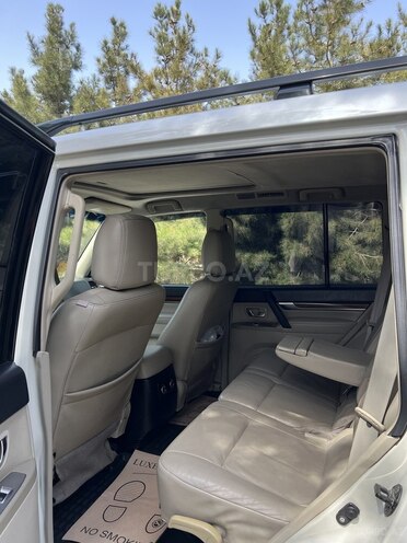 Mitsubishi Pajero 2008, 235,000 km - 3.0 l - Bakı