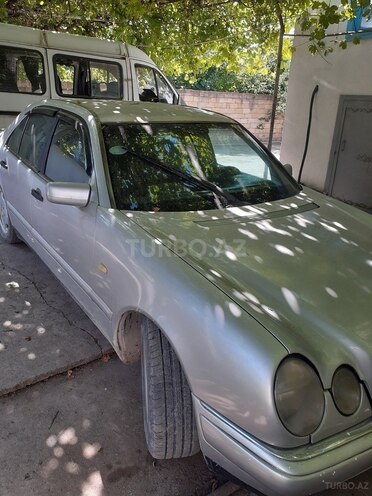 Mercedes E 200 1996, 380,000 km - 2.0 л - Xaçmaz
