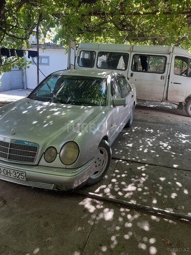 Mercedes E 200 1996, 380,000 km - 2.0 л - Xaçmaz