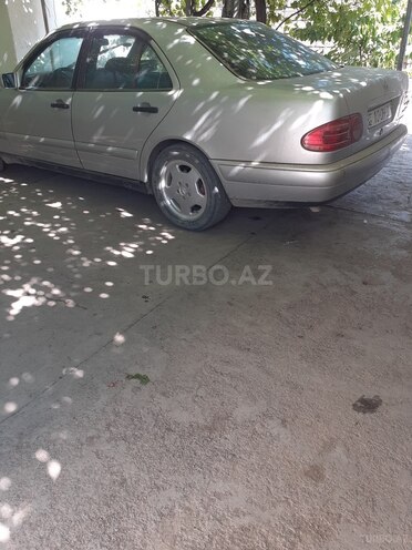 Mercedes E 200 1996, 380,000 km - 2.0 л - Xaçmaz