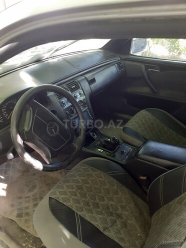 Mercedes E 200 1996, 380,000 km - 2.0 л - Xaçmaz