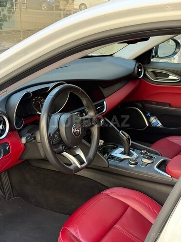 Alfa Romeo Giulia 2020, 73,000 km - 2.0 l - Bakı