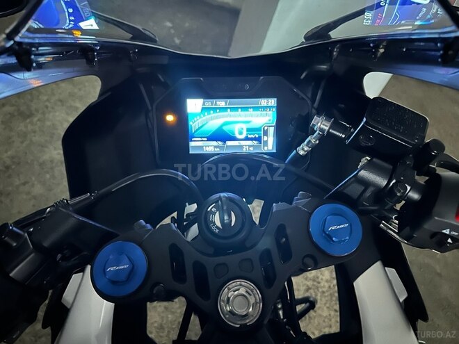 Yamaha R15M-4