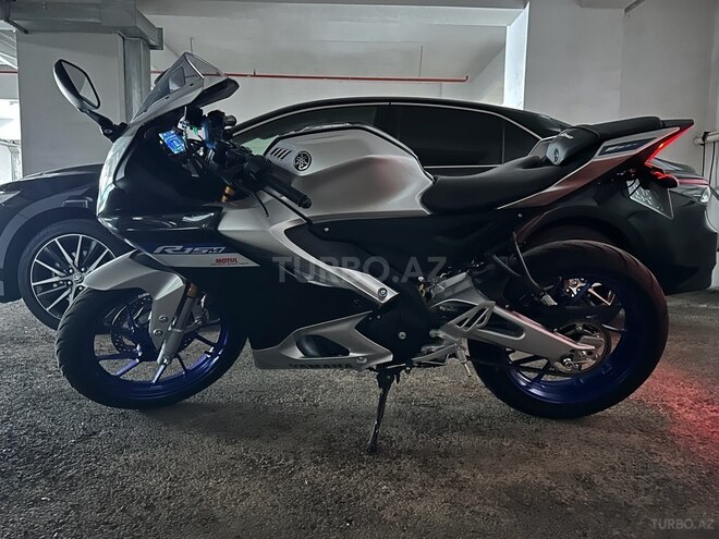Yamaha R15M-8