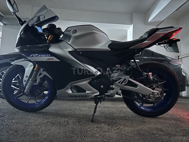 Yamaha R15M-1