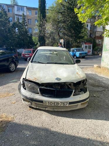 Nissan Sunny 2002, 327,000 km - 1.6 l - Bakı