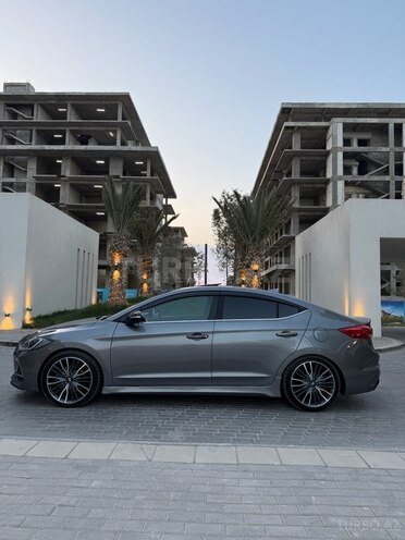 Hyundai Elantra 2018, 131,966 km - 1.6 l - Bakı