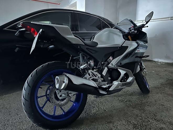 Yamaha R15M-10