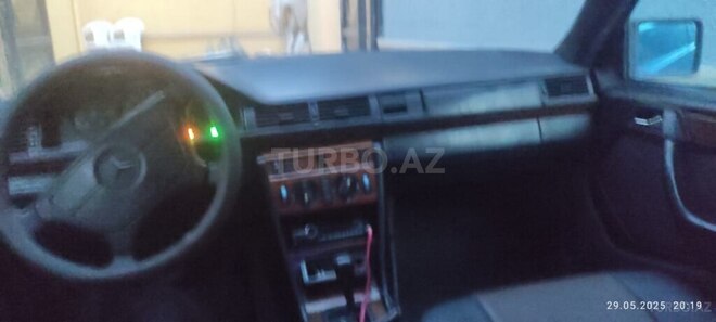 Mercedes E 220 1994, 358,000 km - 2.2 l - Bakı