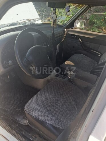 GAZ 3110 1998, 250,000 km - 2.4 l - Qusar