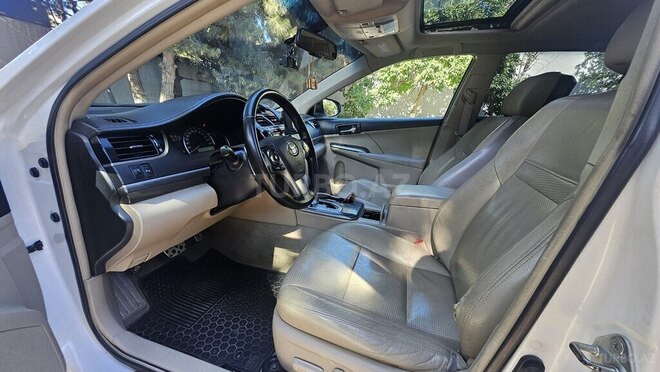 Toyota Camry-6