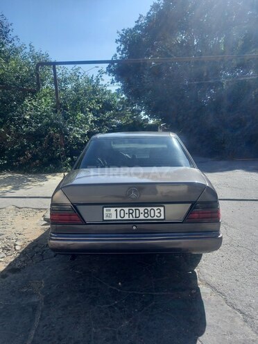 Mercedes E 220 1993, 580,000 km - 2.2 л - Bakı
