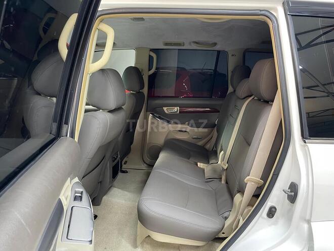 Toyota Land Cruiser Prado-12