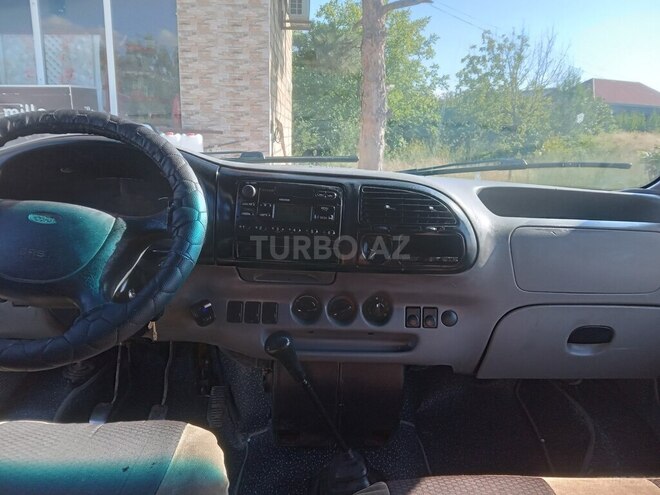 Ford Transit-2
