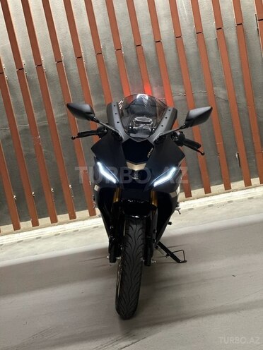 Yamaha R15 V4 2025, 2,000 km - 0.2 l - Gəncə