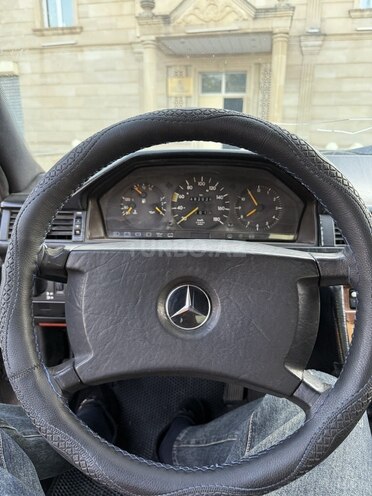 Mercedes E 200 d 1991, 200,000 km - 2.0 l - Qazax
