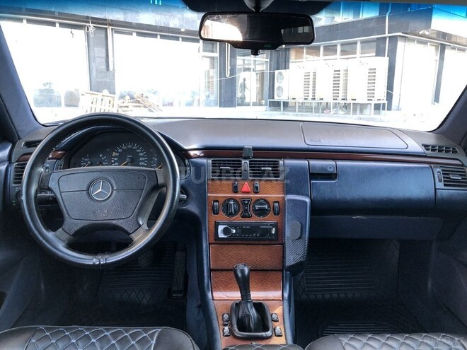 Mercedes E 230 1996, 328,106 km - 2.3 l - Sumqayıt