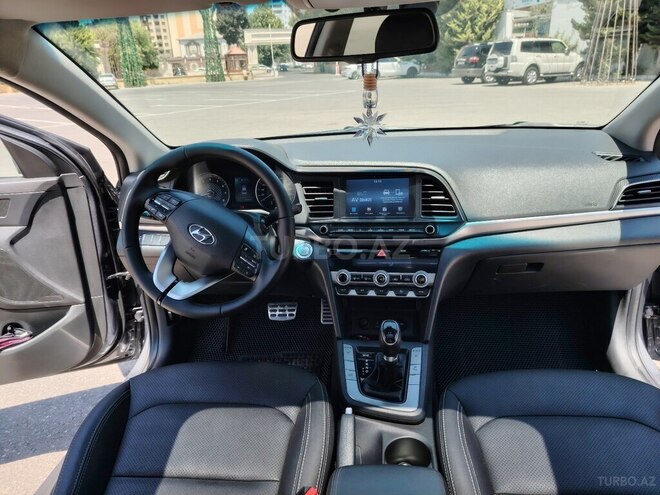 Hyundai Elantra 2019, 120,600 km - 2.0 л - Bakı