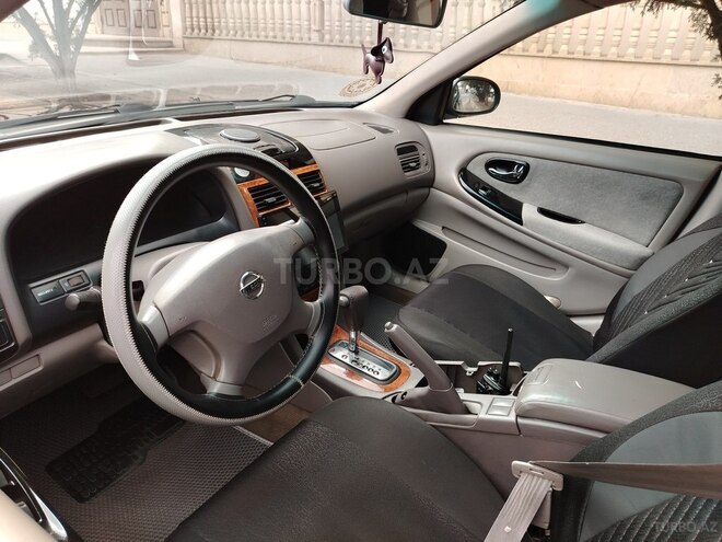 Nissan Maxima-6