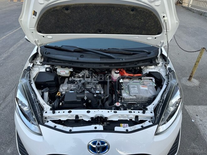 Toyota Aqua-16