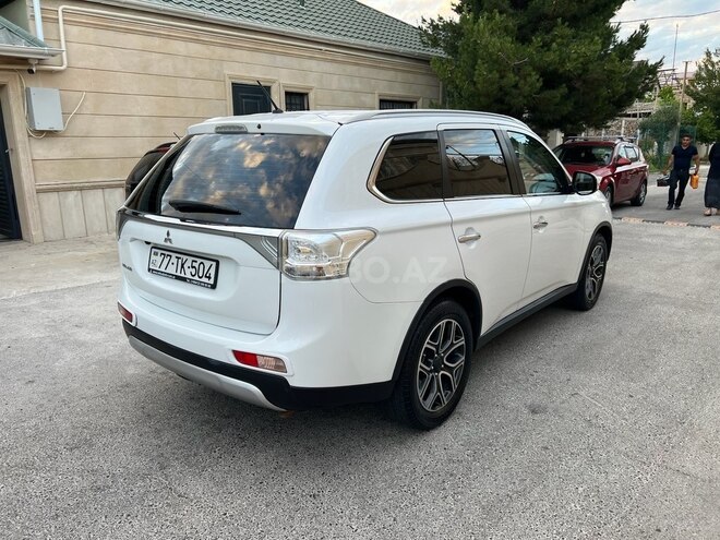 Mitsubishi Outlander 2015, 171,200 km - 2.4 l - Bakı