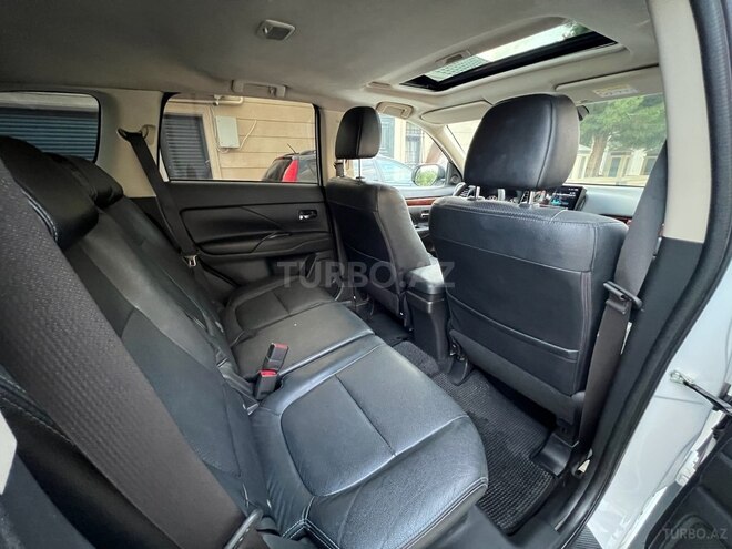 Mitsubishi Outlander 2015, 171,200 km - 2.4 l - Bakı