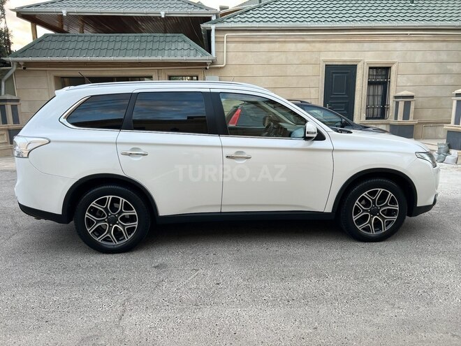Mitsubishi Outlander 2015, 171,200 km - 2.4 l - Bakı
