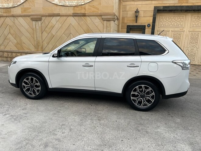 Mitsubishi Outlander 2015, 171,200 km - 2.4 l - Bakı
