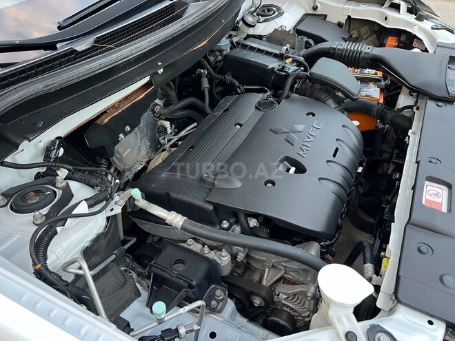 Mitsubishi Outlander 2015, 171,200 km - 2.4 l - Bakı
