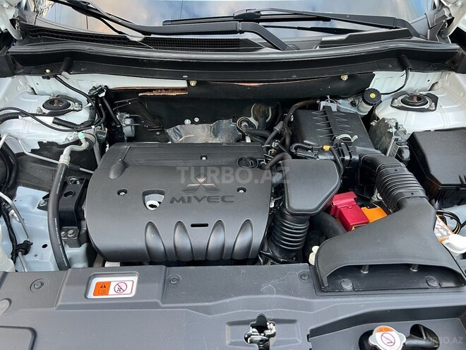 Mitsubishi Outlander 2015, 171,200 km - 2.4 l - Bakı