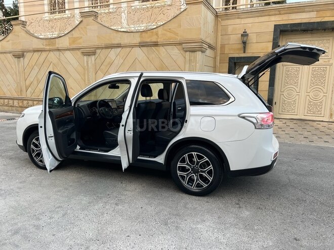 Mitsubishi Outlander 2015, 171,200 km - 2.4 l - Bakı